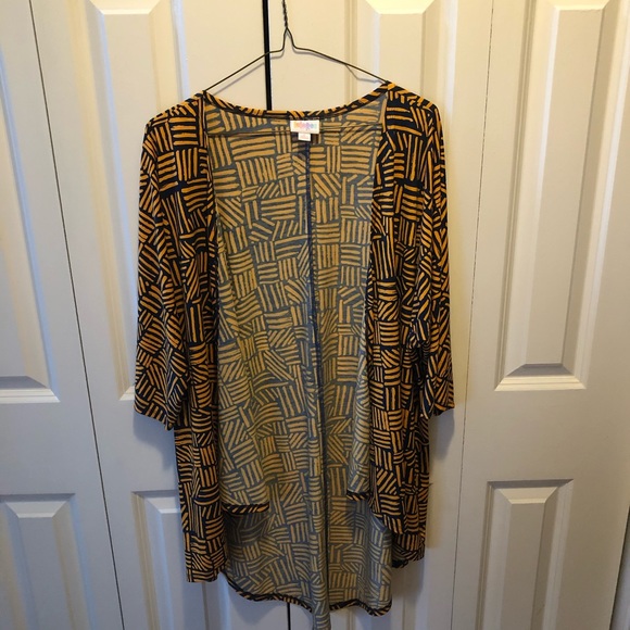 Lularoe top - Picture 1 of 3